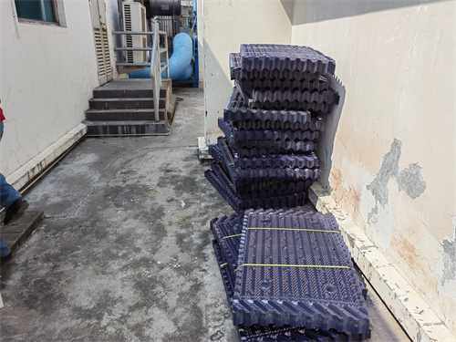 冷卻塔開(kāi)機(jī)時(shí)需做哪幾項(xiàng)工作,冷卻塔開(kāi)機(jī)注意事項(xiàng)