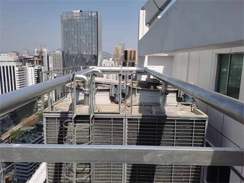 冷卻塔在中央空調設備中的作用？(冷卻塔機組的工作原