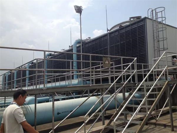 噴霧無填料玻璃鋼冷卻塔的性能特點